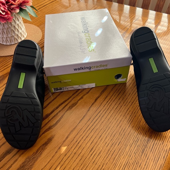 Walking Cradles Evan Suede Black Boot Size 8.5M Brand New - Picture 3 of 7